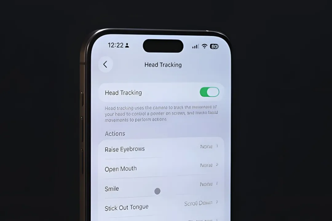 کنترل آیفون با زبان