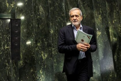 پزشکیان از نصب هزاران مگاوات پنل خورشیدی خبر داد