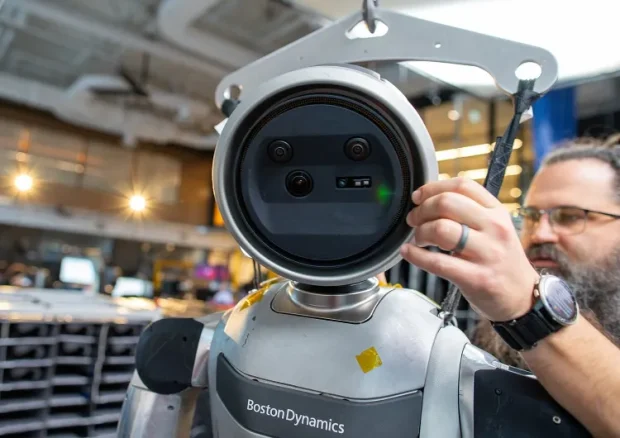 ربات انساننمای اطلس