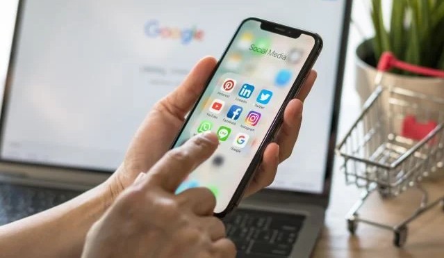 اخبار جعلی در فضای مجازی